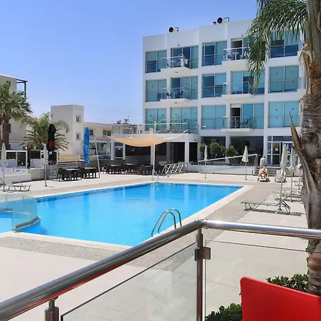 Aparthotel Coralli And *